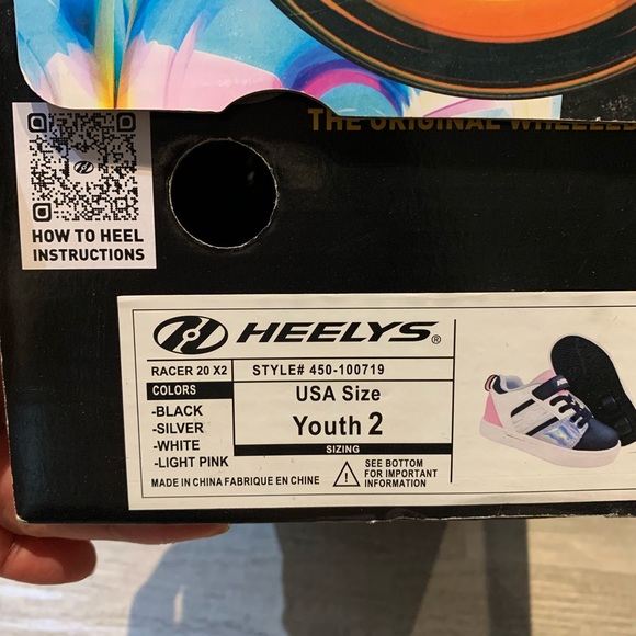 BRAND NEW Heelys size  2 youth - Picture 2 of 10